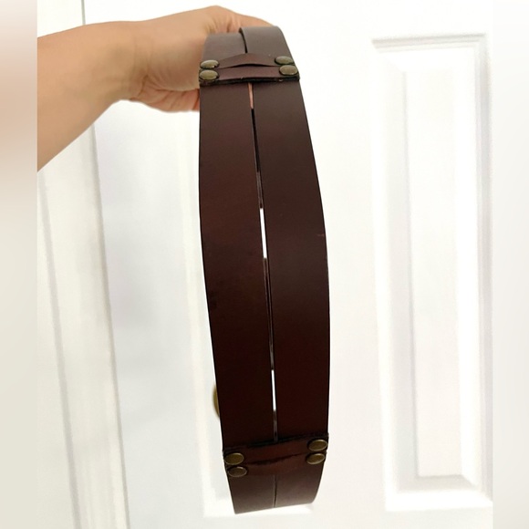 Y2K/2000s The Limited Leather and brass belt- Size Medium - Picture 2 of 5